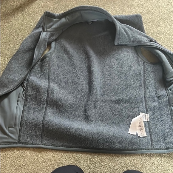 Patagonia Gray Fleece Vest - Picture 2 of 3